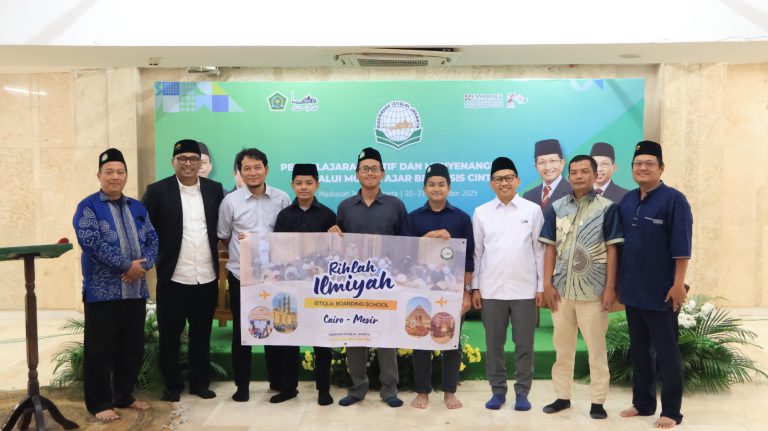 Pelepasan Santri IBS untuk Rihlah Ilmiyah ke Al-Azhar Mesir