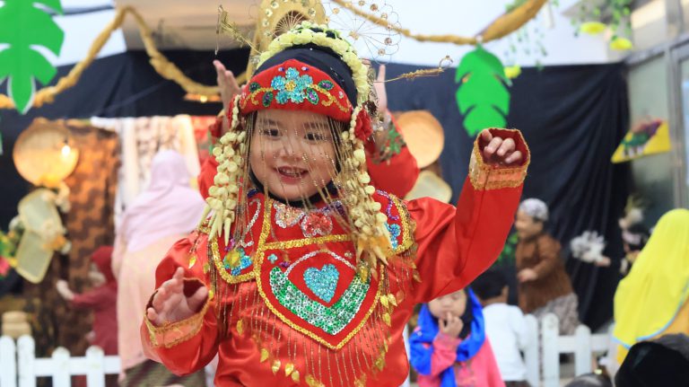 Semarak Hari Kartini 2026, Siswa KB Istiqlal Tampilkan Fashion Show dan Kirab Budaya