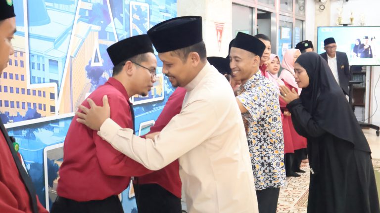 Pelepasan Pegawai Penerima Umrah dari Madrasah Istiqlal Jakarta